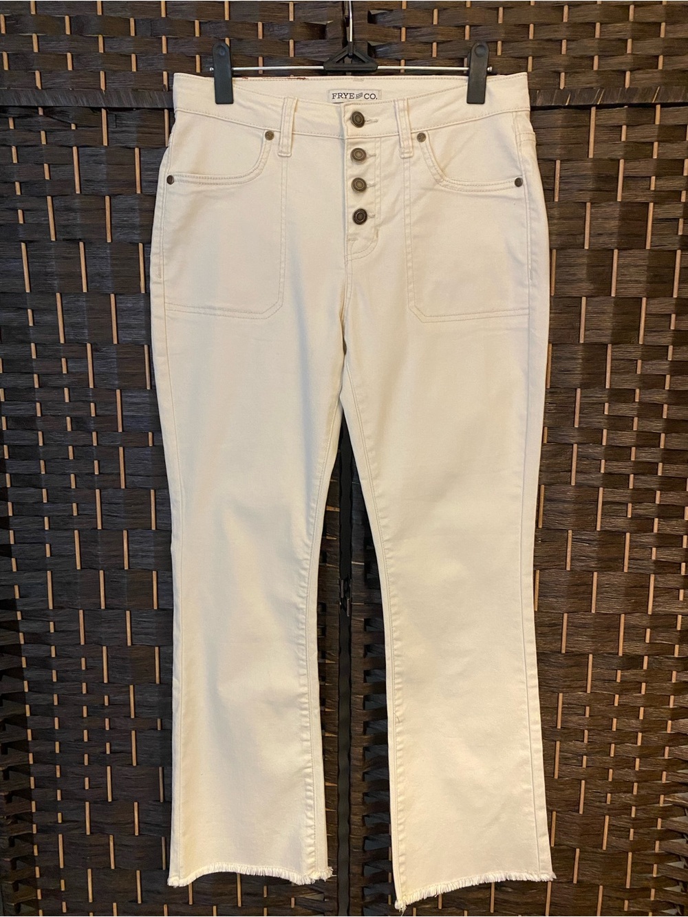 Frye & Co. Cropped Flare Mid-Rise Cream Button-Fly Jeans w/Raw Hem Size 6
